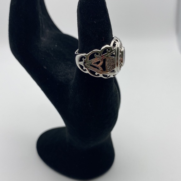 Large Crystal Class Style Ring - Picture 2 of 3
